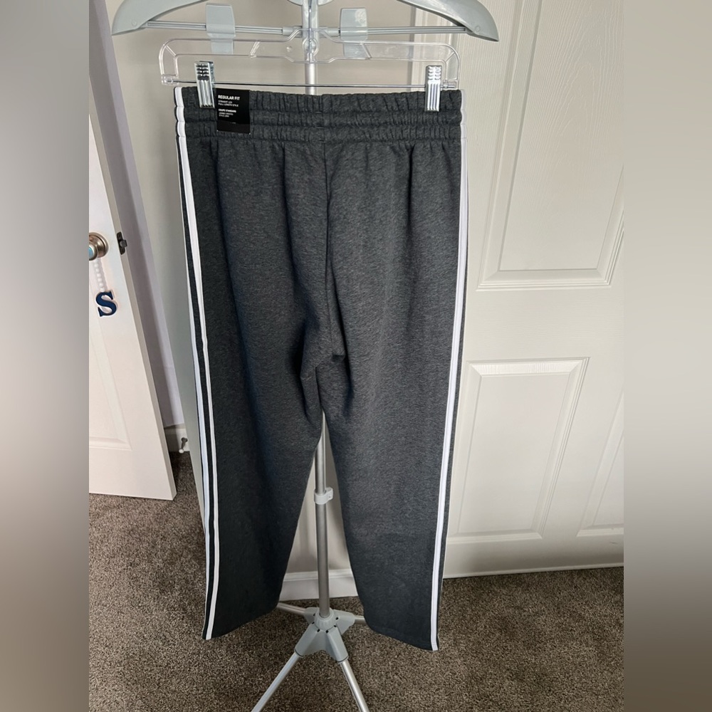 Adidas Gray & White 3-Stripe Fleece Joggers Size Small NWT - Picture 8 of 11